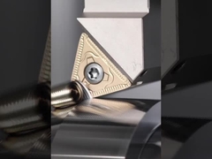 CNC que carimba as peças